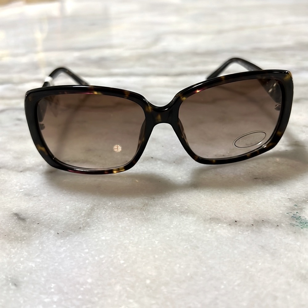 Women’s brown Bebe sunglasses